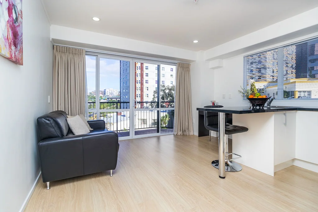 Stylish & Spacious City Apartment - Prime Auckland Central Location