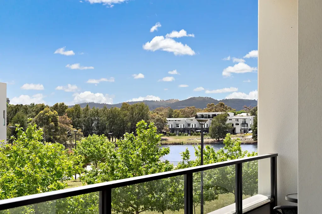 Greenway 2બેડરૂમ Stylish, Sunlit Living in the Heart of Greenway