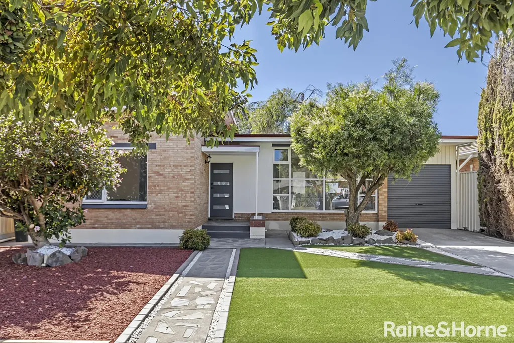 Charming Family 3 Bedroom Family HOME!