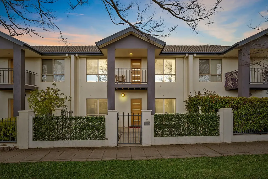 28 Mapleton Avenue, Harrison, ACT 2914
