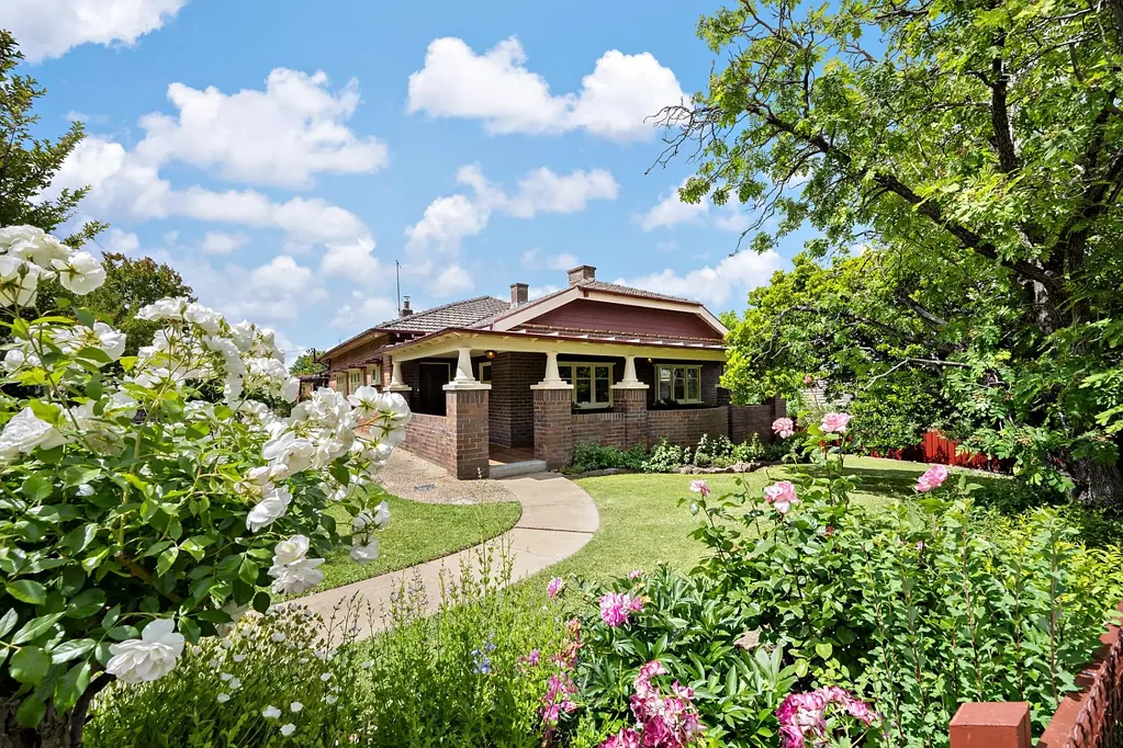 2 Olden Crescent, Yass, NSW 2582