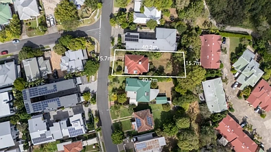 Everton Park 3 Bedroom Prime 620m2 LMR Development Site with Holding Income