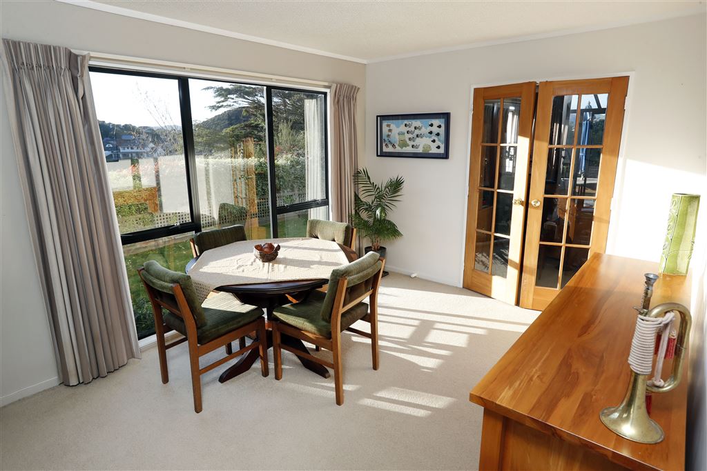 2/30 Sailmaker Close, Whitby, Porirua, 3 ห้องนอน, 0 ห้องน้ำ