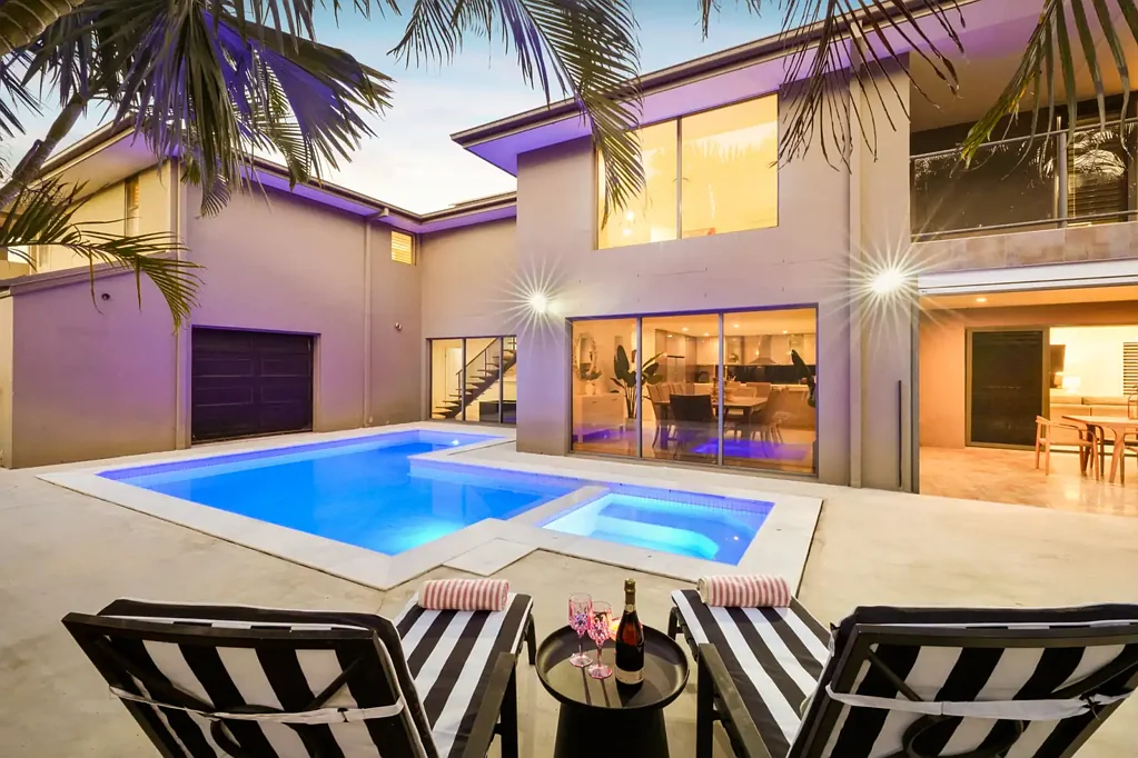 Robina 5 Slaapkamer MUST BE SOLD - Selling on or before Sept 25th