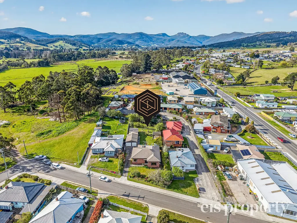 Huonville 3कमरा Solid Brick Home, Sheds Galore & Prime Location