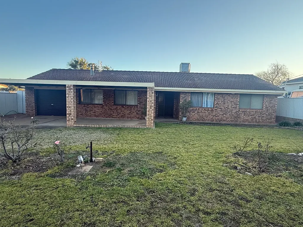 10 Medlyn Street, Parkes, NSW 2870