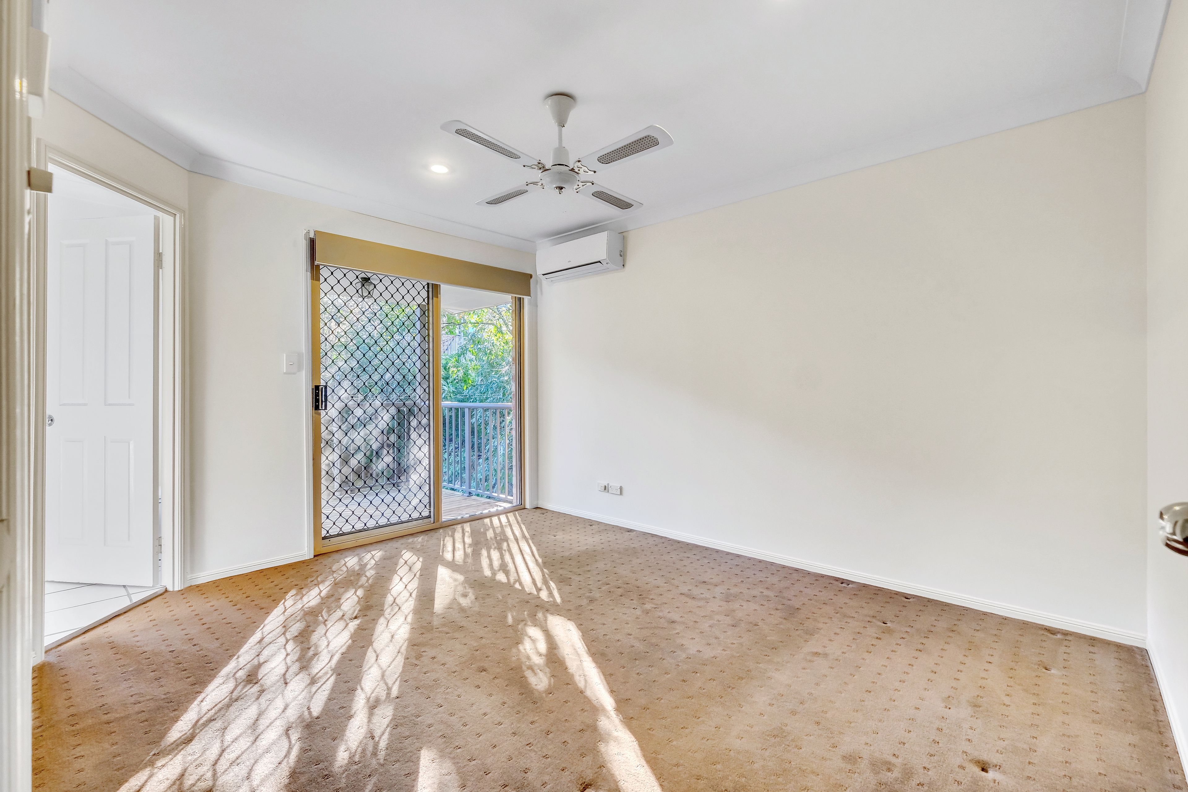 25 HOGAN PL, SEVENTEEN MILE ROCKS QLD 4073, 0房, 0浴, Townhouse