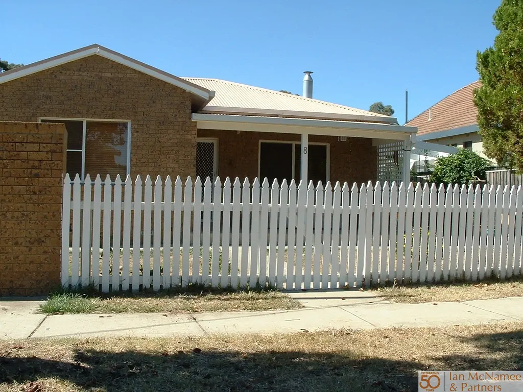 3 BEDROOM TOWNHOUSE IN SMALL COMPLEX!!