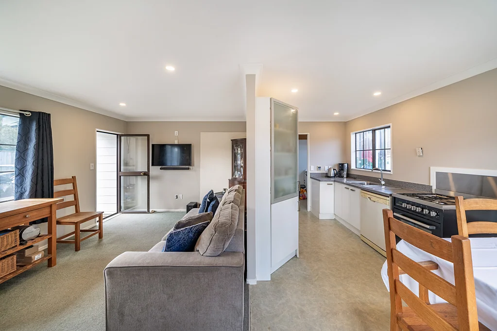 6 Edelweiss Grove, Timberlea, Upper Hutt, Wellington