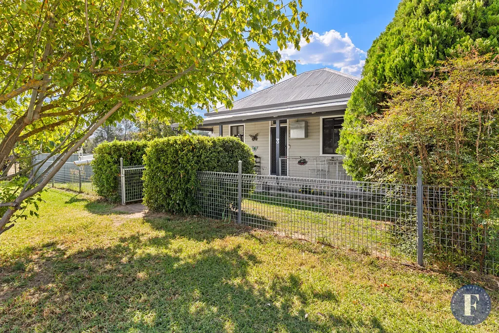 Boorowa 3غرفة نوم Charming Country Cottage with Modern Comforts