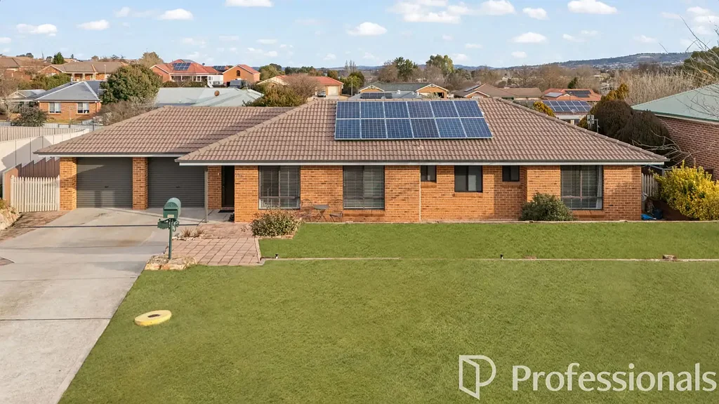 15 Graham Drive, Kelso, NSW 2795