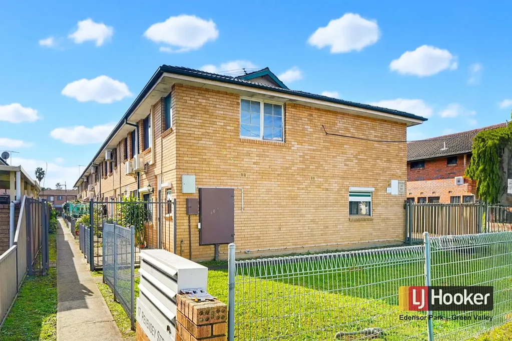 Canley Vale 3ห้องนอน Prime Canley Vale Townhouse - Ready to Move