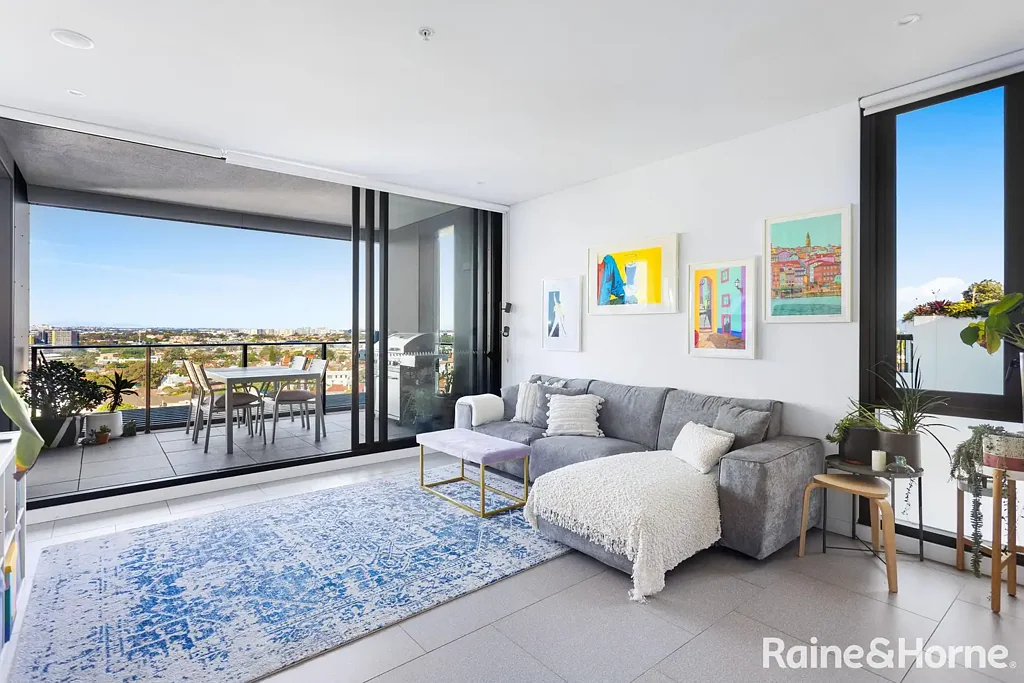 Stylish Apartment Living with City Views