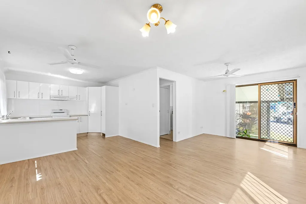 Burleigh Heads 2 Bedroom COMFORTABLE & CAREFREE LIVING