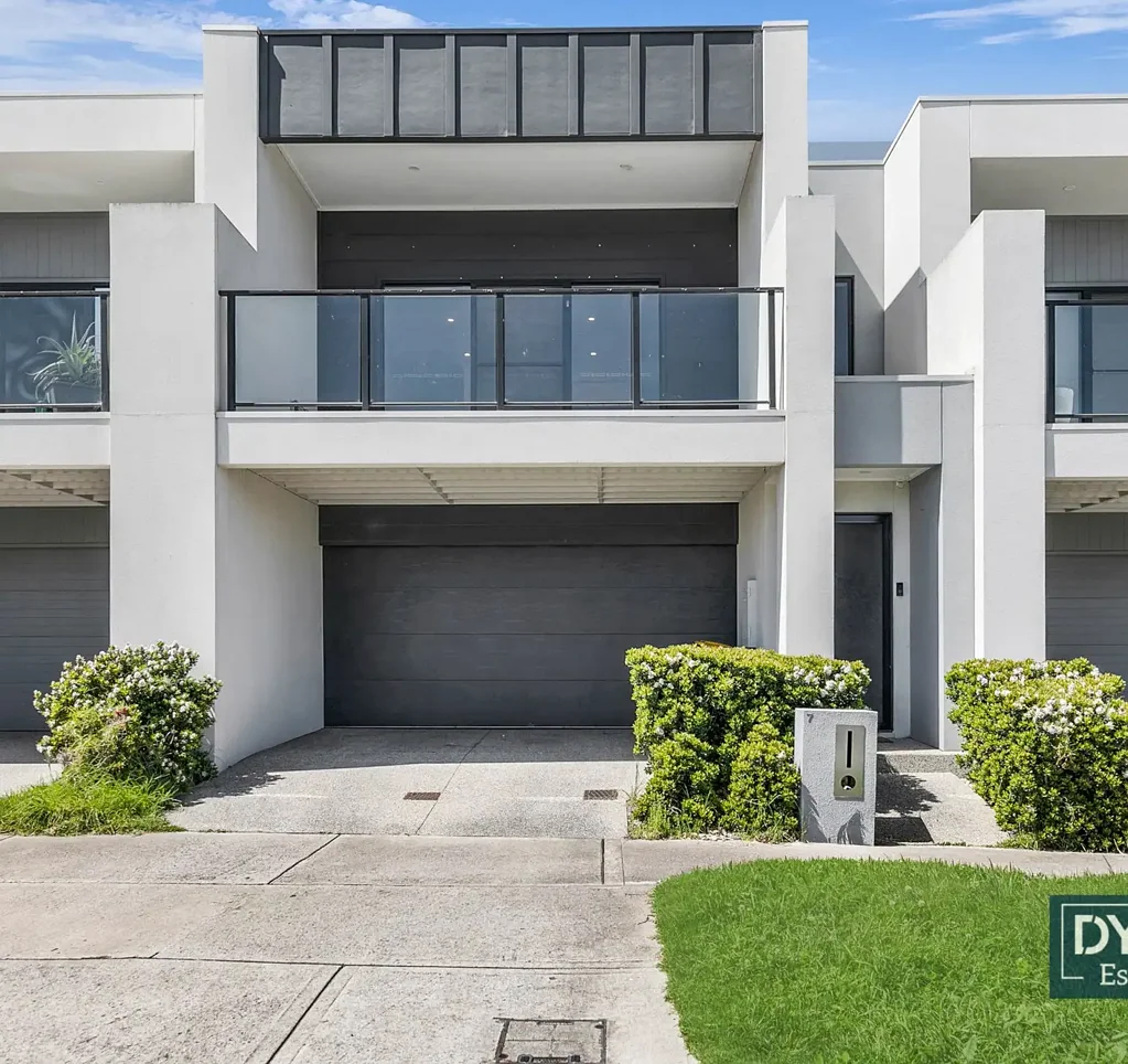 Craigieburn 3房 时尚、宽敞、地理位置优越的家庭住宅或投资者的梦想（无物业管理费） Stylish, Spacious & Ideally Located Family Home or investor dream ( NO BODY CORP )