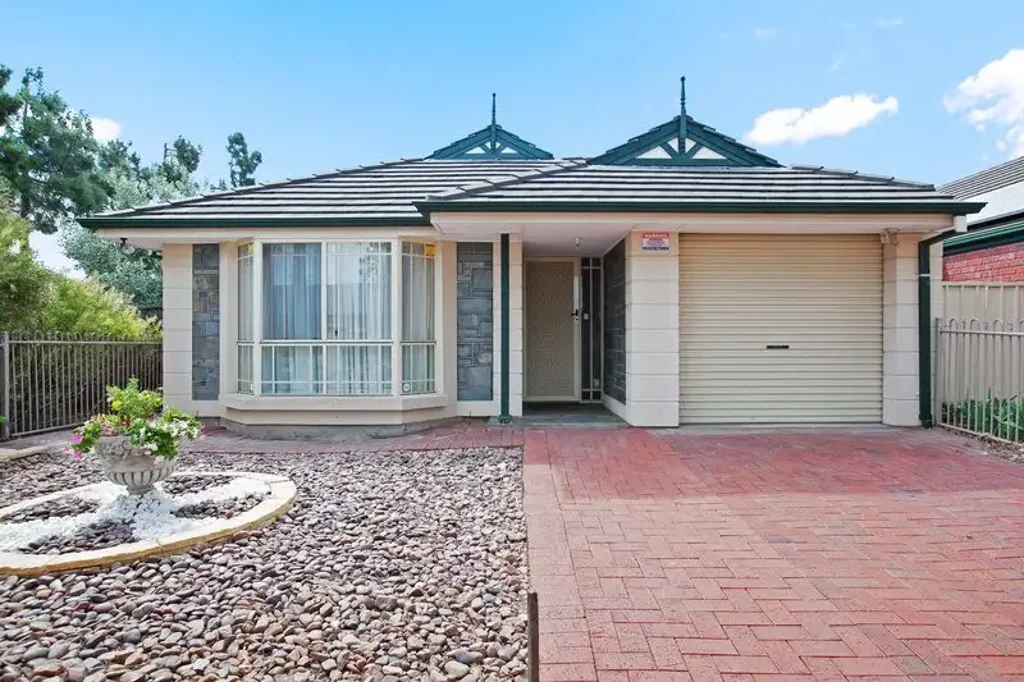 Stunning Home in Oakden!