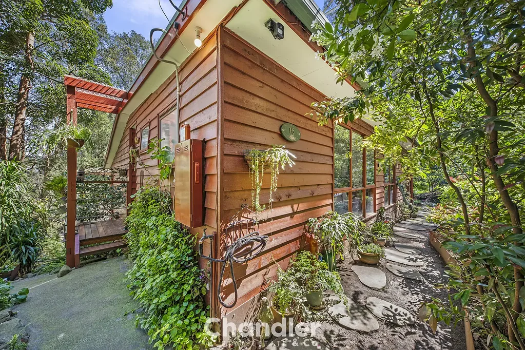 Upwey 3Kwarto A Beautiful Blend of Nature, Charm & Outdoor Living  OFF MARKET
