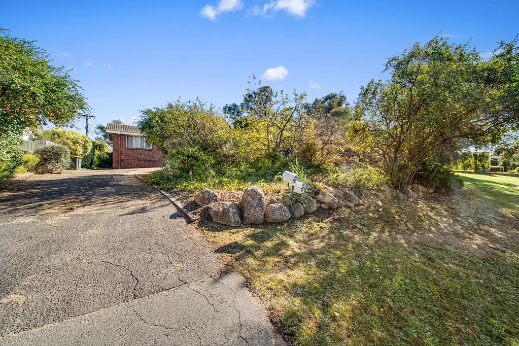 1-Bedroom Duplex Next to a Scenic Reserve