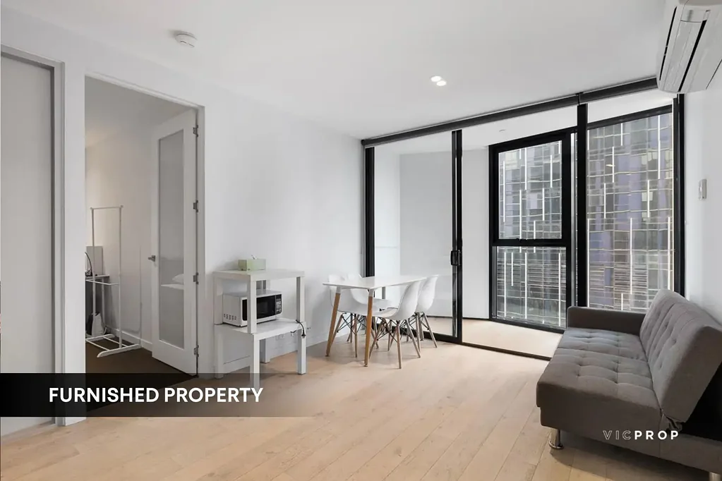 FULLY FURNISHED SKY-HIGH LIVING IN THE HEART OF THE CBD