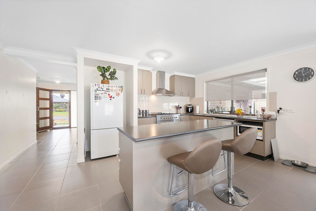 21 DEAKIN DR, DELACOMBE VIC 3356, 0房, 0浴, House