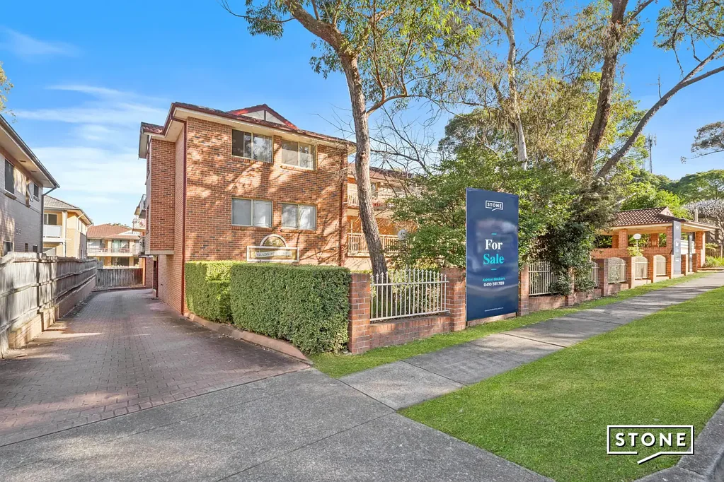 North Parramatta 3 Slaapkamer Rare Split-Level Three-Bedroom Apartment with Exceptional Space