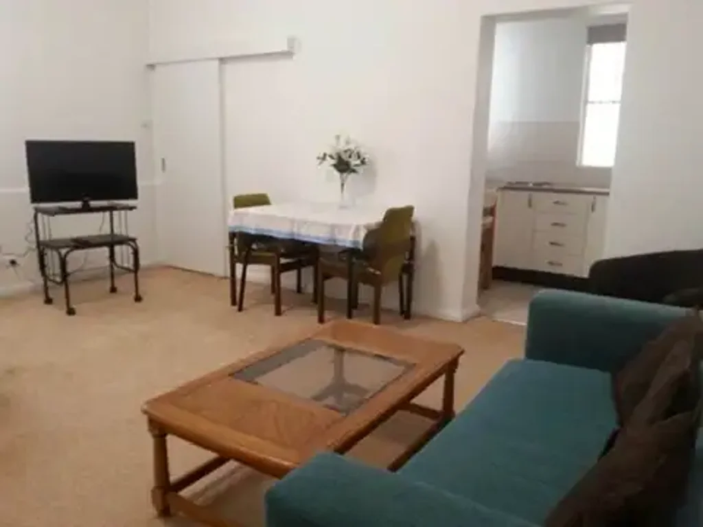 Extra Large Bondi Studio Apartment Furnished