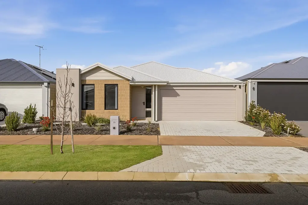 South Yunderup 3 Bedroom Near-New Living with Modern Comfort in South Yunderup