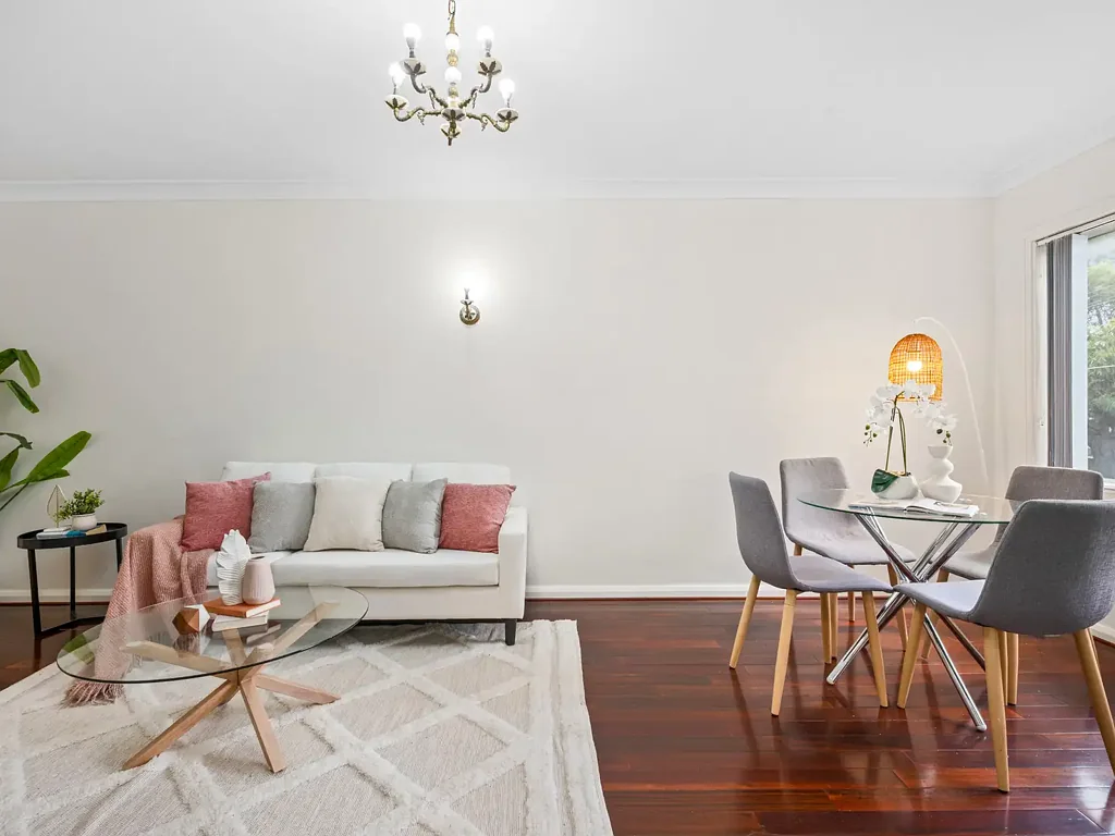 Ashfield 2 Bedroom First-Floor Retreat in a Peaceful, Tree-Lined Street