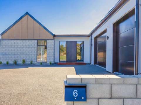 Rangiora 3部屋 High End Finish, 3 Car Garaging