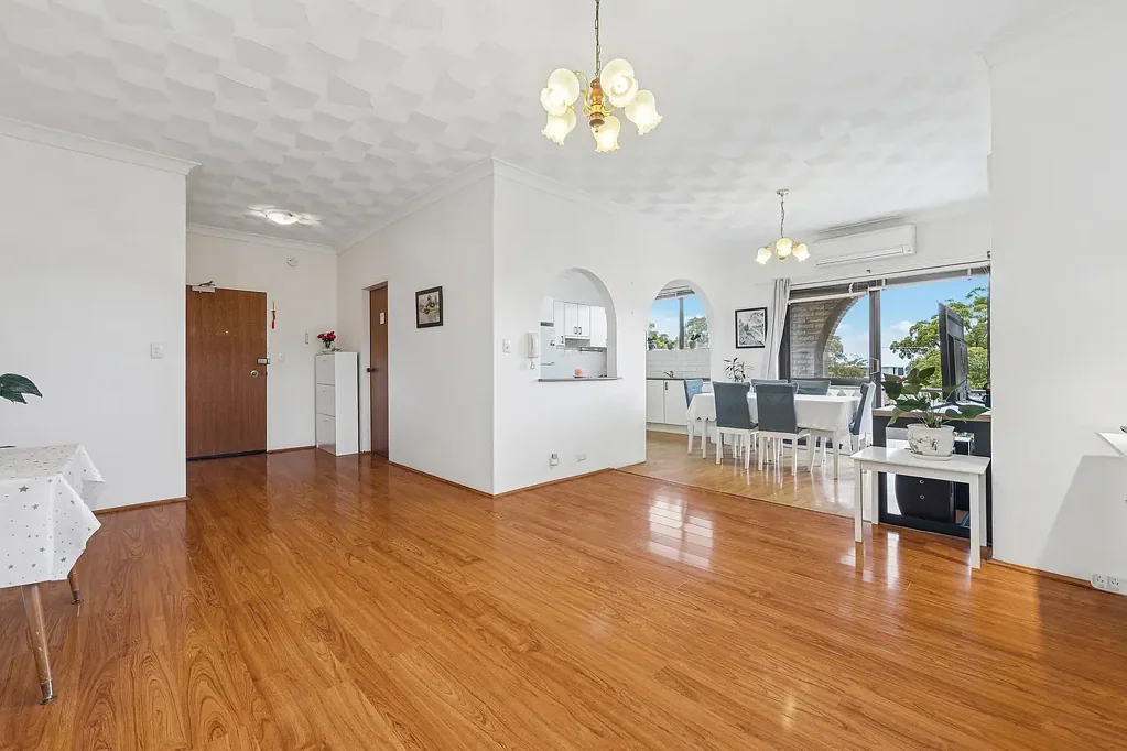 Allawah 3ਬੈੱਡਰੂਮ Generous apartment metres from daily conveniences