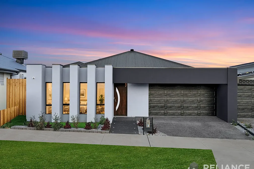 Sunbury 4બેડરૂમ Refined Luxury Meets Contemporary Elegance