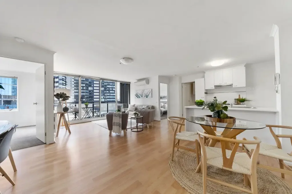 Striking Southbank beauty with stellar convenience