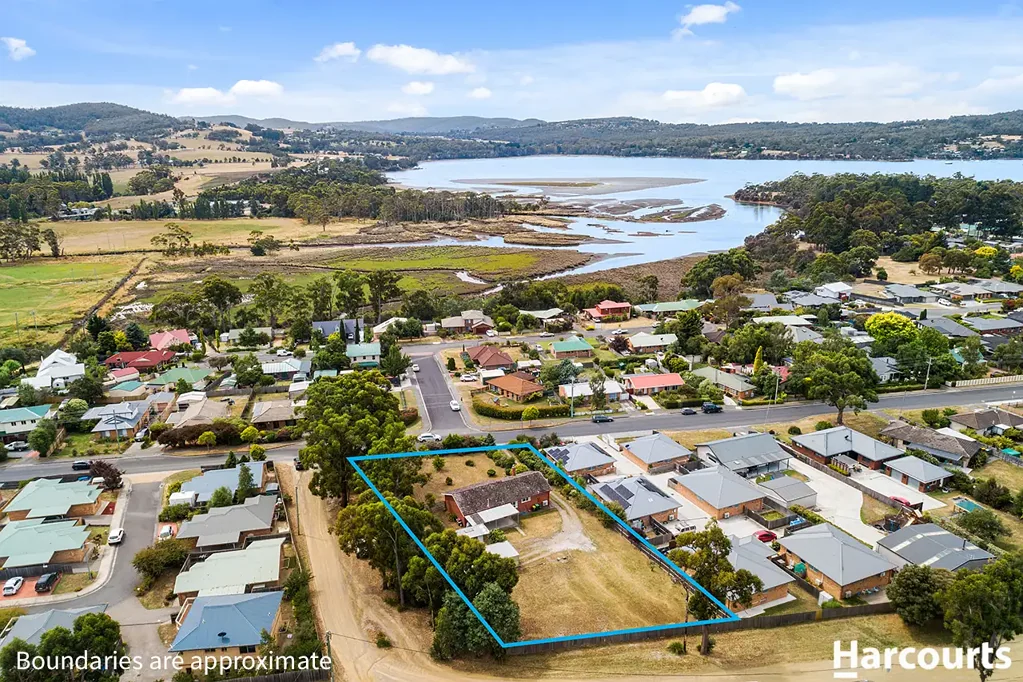 Margate 3房  Development opportunity with council approval.