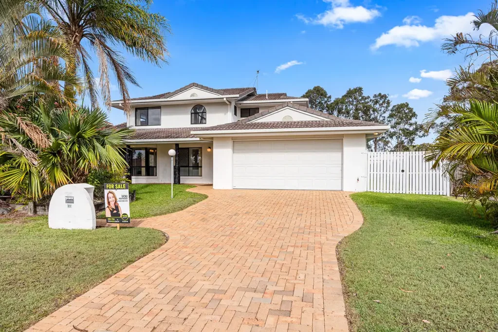 29 Bowerbird Avenue, Eli Waters, QLD 4655
