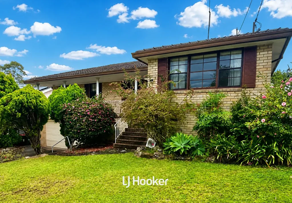 Spacious Family Home on the High Side of a Quiet Cul-de-Sac
