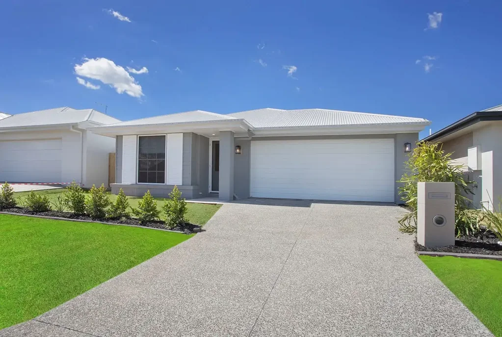 Bright, Modern & Low Maintenance – Perfect Nirimba Rental!