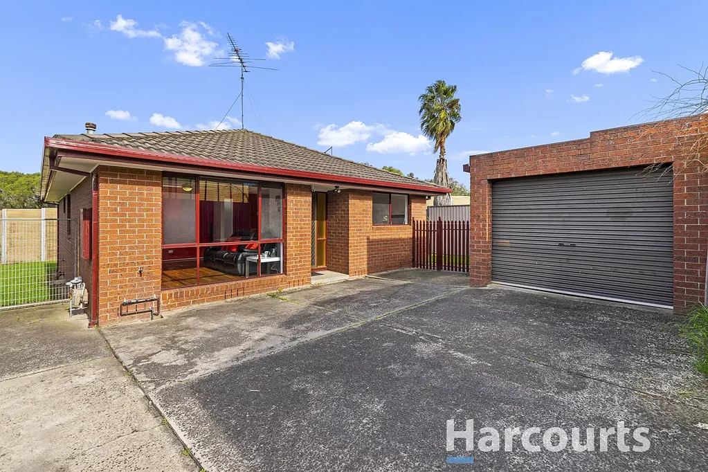 Dandenong North 3房 终极便利位置 3卧2卫 开放式厨房 宽敞后院 优质学校云集 公园咖啡馆近邻 A smart investment with lifestyle appeal!
