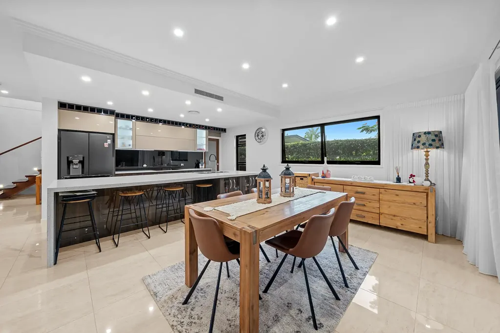 Labrador 4غرفة نوم Opulent Double Storey Residence - 1km To The Broadwater