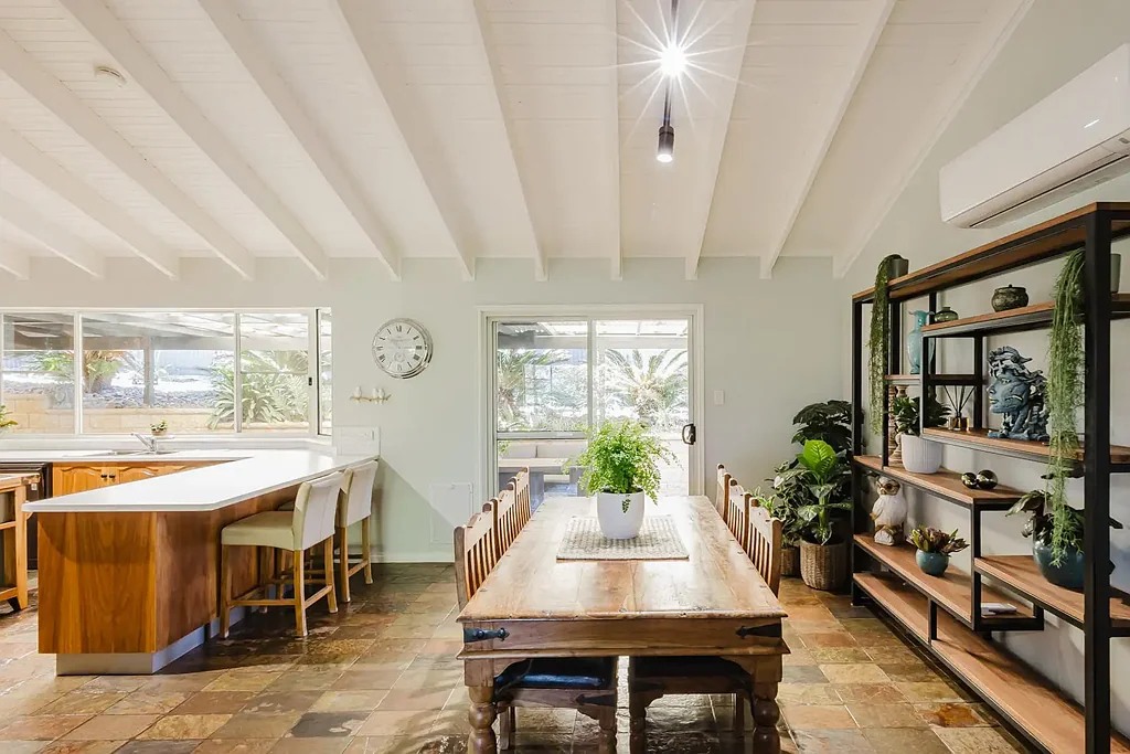 Aberdeen 4房  Private, Pristine & Packed with Lifestyle Appeal
