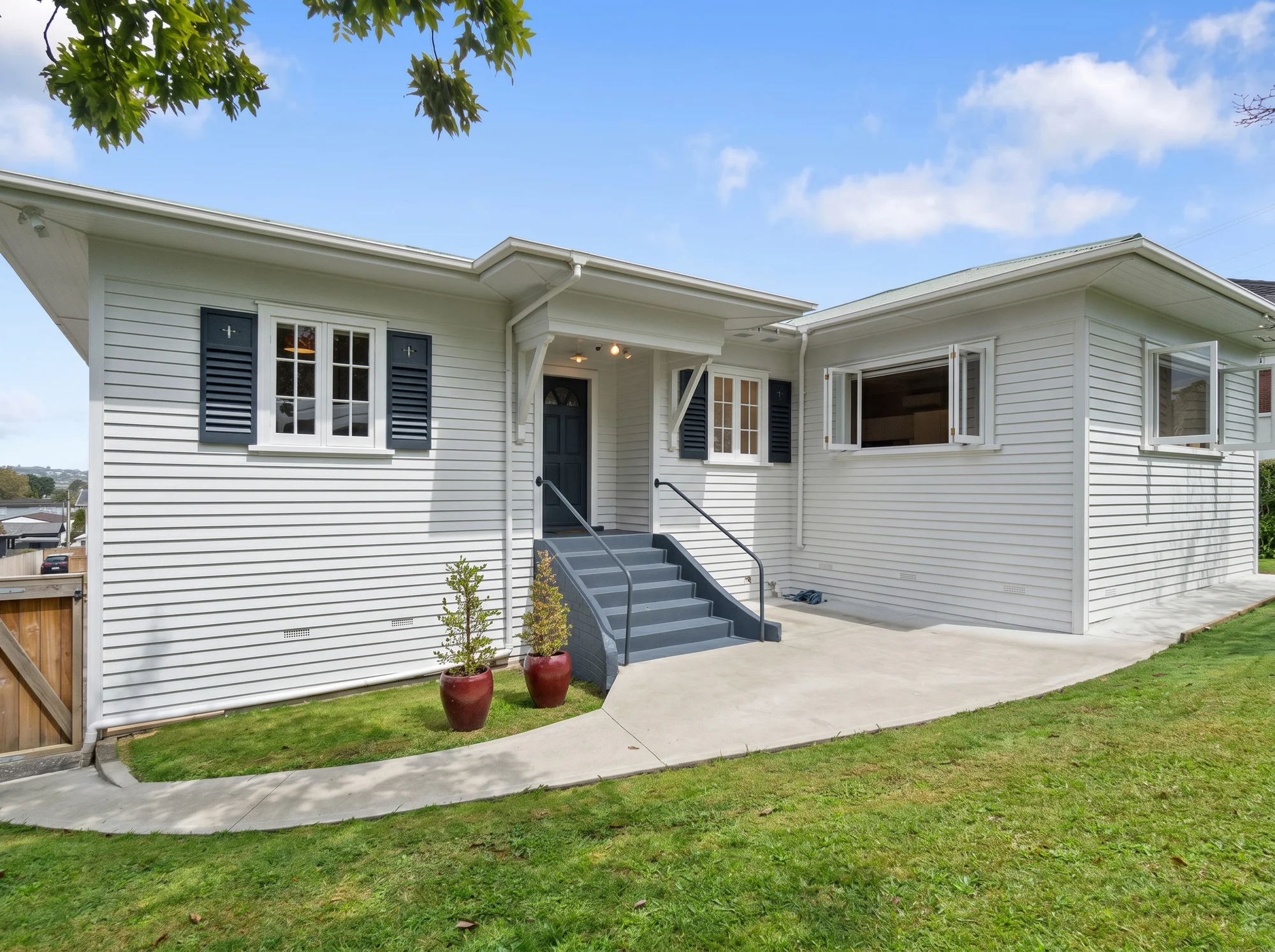 Mangere Bridge 3房 Renovated Character Home with Harbour Views