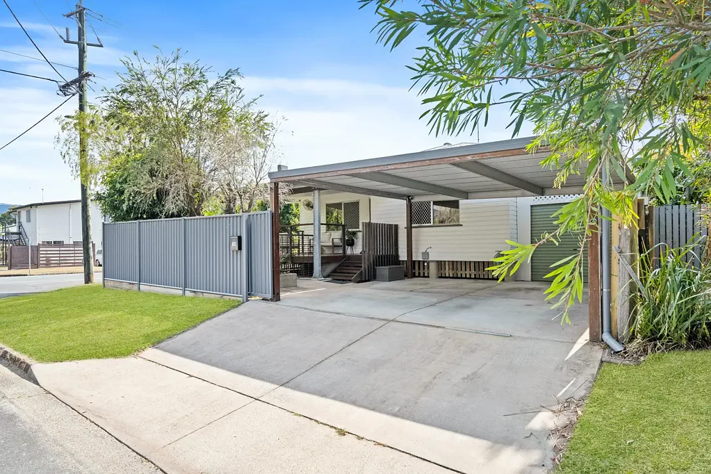 16 Warner Street, Manunda, QLD 4870