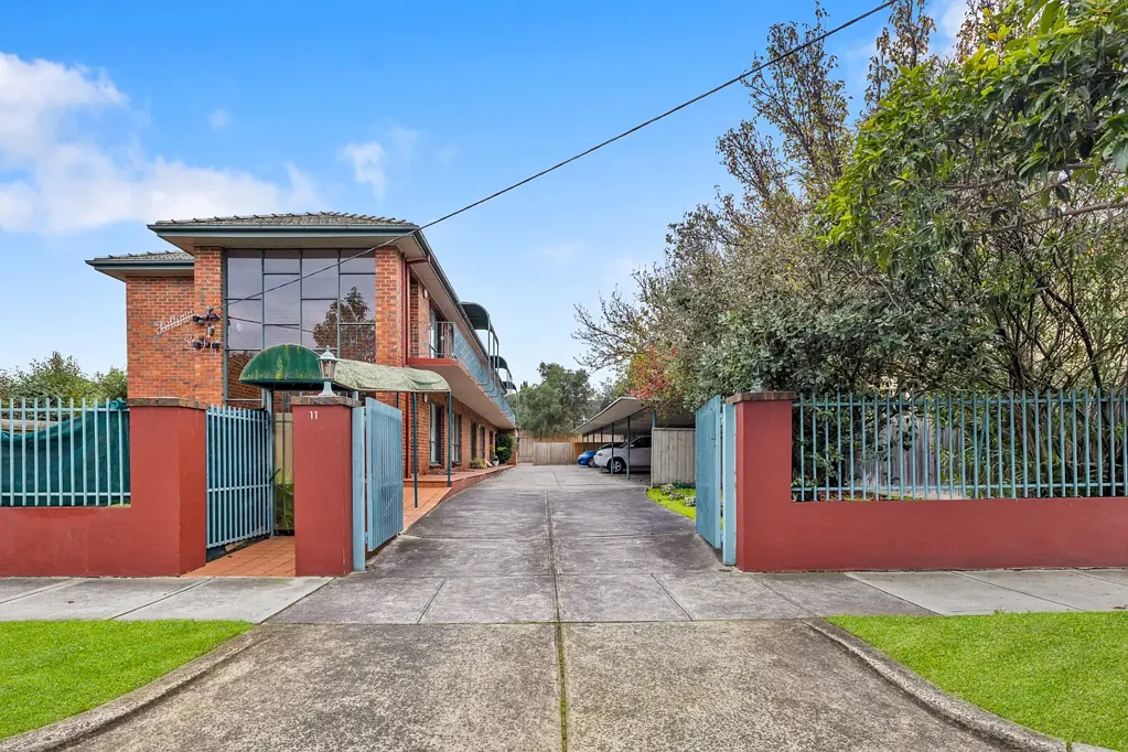 Stylish & Convenient Living in the Heart of Ormond