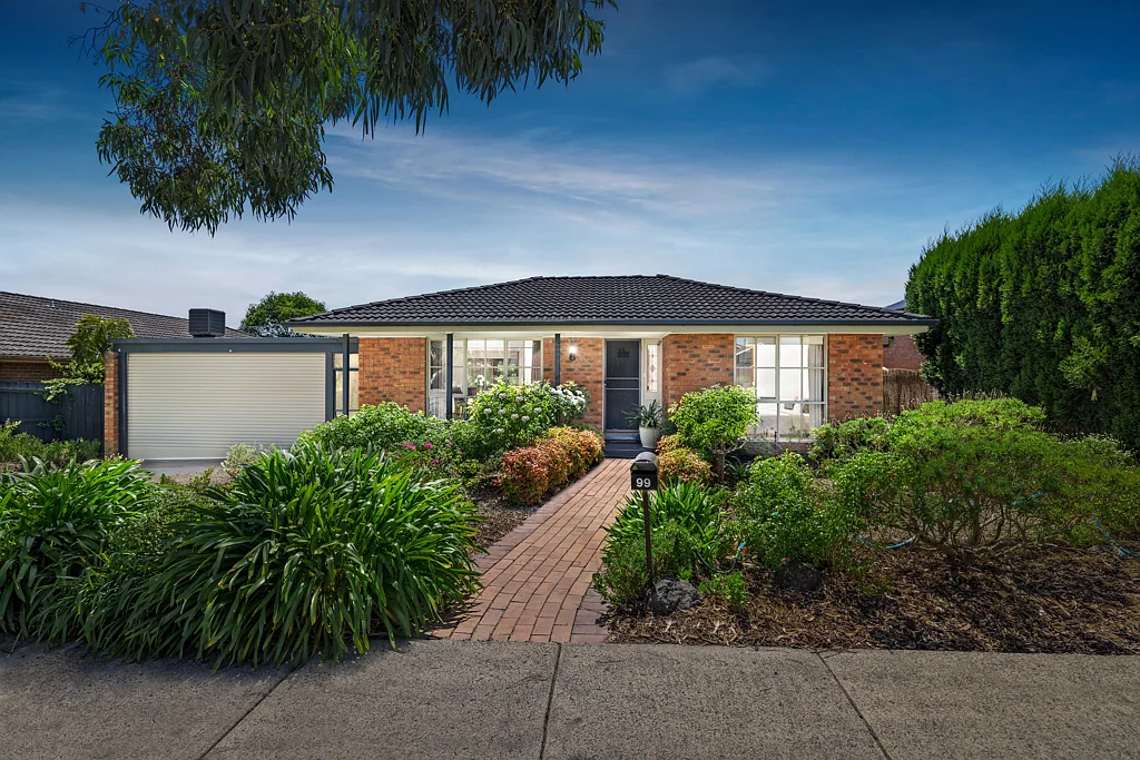 99 Mowbray Drive, Wantirna South, VIC 3152