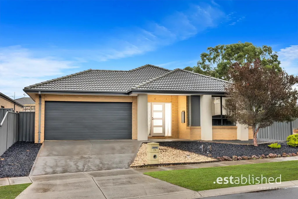 Wyndham Vale 4房 Wyndham Vale黄金地段 四卧宽敞主套 现代厨房 开放式空间 You Yangs壮丽景致 社区便利设施 Stylish Family Living with Space, Comfort & Stunning You Yangs Views