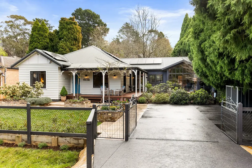 Leura 4Phòng ngủ Character, Space & Lifestyle in a Coveted Leura Setting