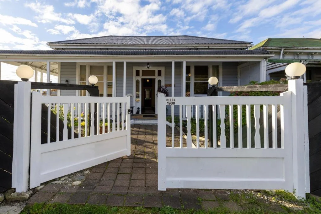Reefton 4બેડરૂમ Character, Charm and Sun!