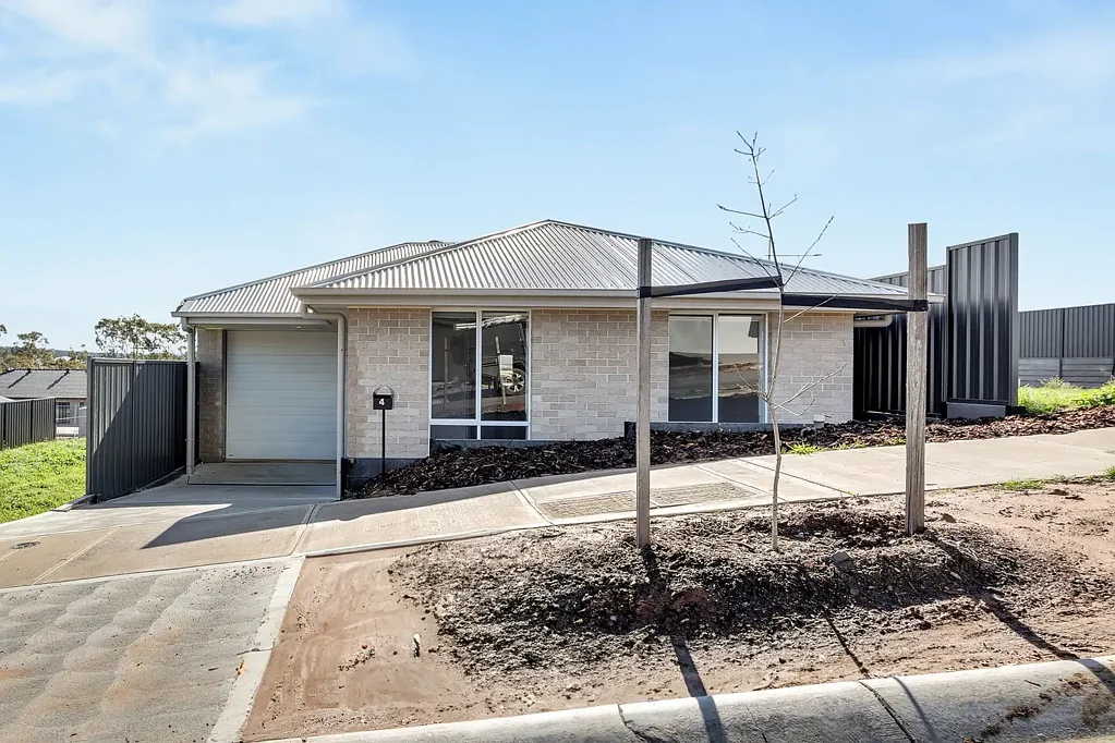 Modern Comfort Meets Effortless Living in a Prime Mount Barker Location