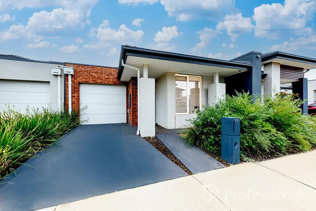 18 Burridge Street, Deanside, VIC 3336