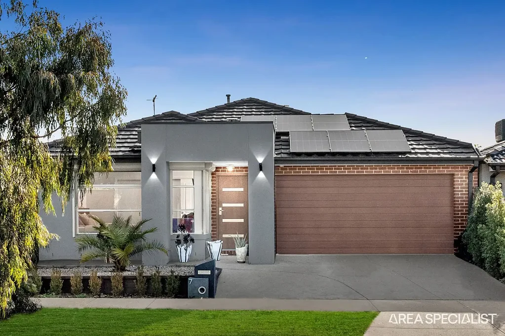 Thornhill Park 3 Bedroom THE BRIEF: Drenched in Sunshine, Designed for Living!