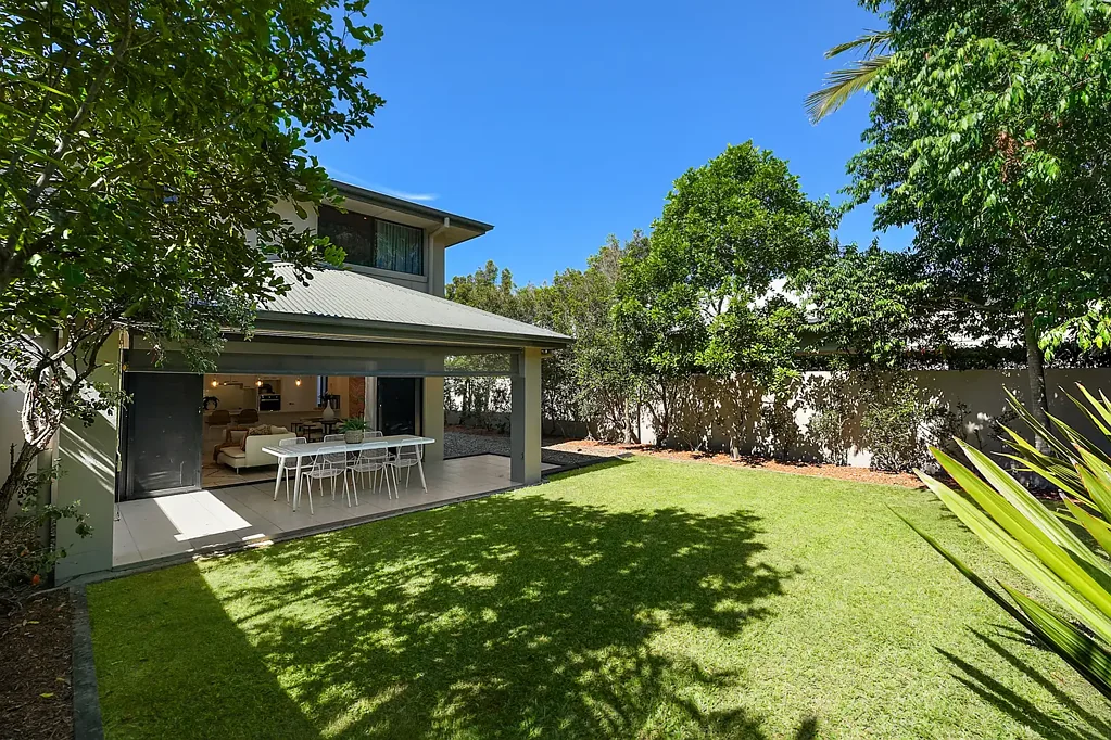 Robina 4Habitaciones Effortless Indoor Outdoor Living in a Handy Robina Location
